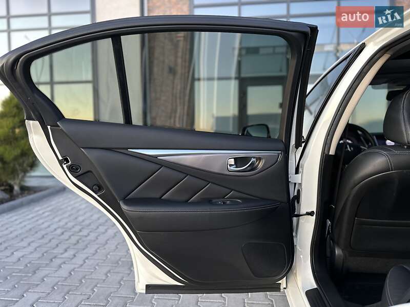 Седан Infiniti Q50 2016 в Тернополе фото 49 Седан Infiniti Q50 2016 в Тернополе