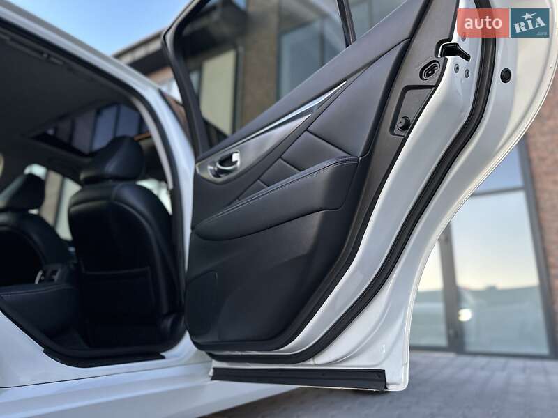 Седан Infiniti Q50 2016 в Тернополе фото 53 Седан Infiniti Q50 2016 в Тернополе