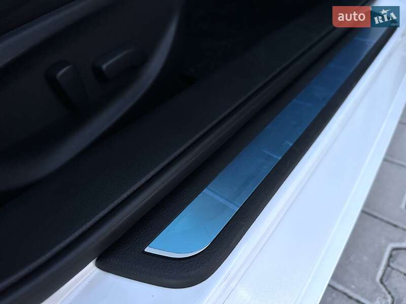 Седан Infiniti Q50 2016 в Тернополе фото 59 Седан Infiniti Q50 2016 в Тернополе