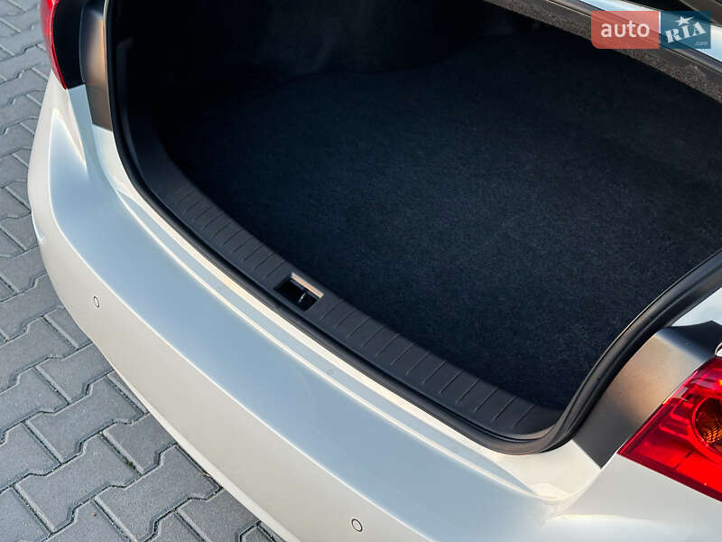 Седан Infiniti Q50 2016 в Тернополе фото 78 Седан Infiniti Q50 2016 в Тернополе