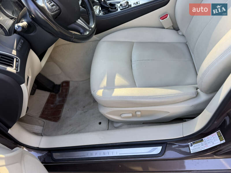 Седан Infiniti Q50 2016 в Одесі