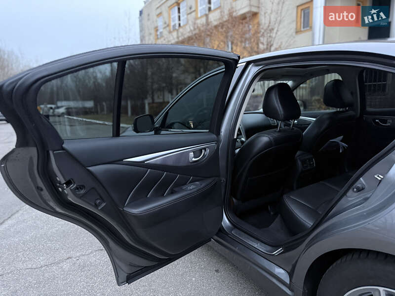 Седан Infiniti Q50 2016 в Киеве