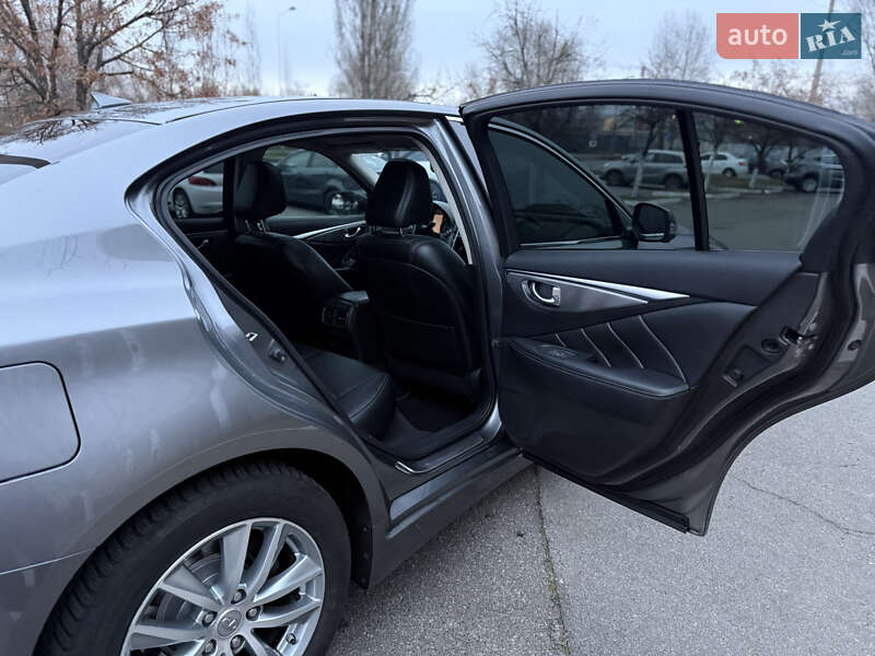 Седан Infiniti Q50 2016 в Киеве