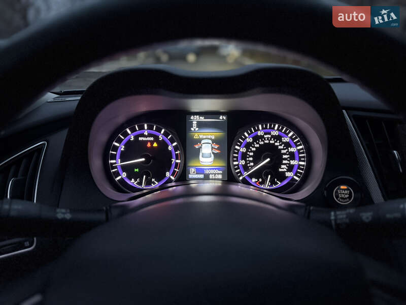 Седан Infiniti Q50 2016 в Киеве