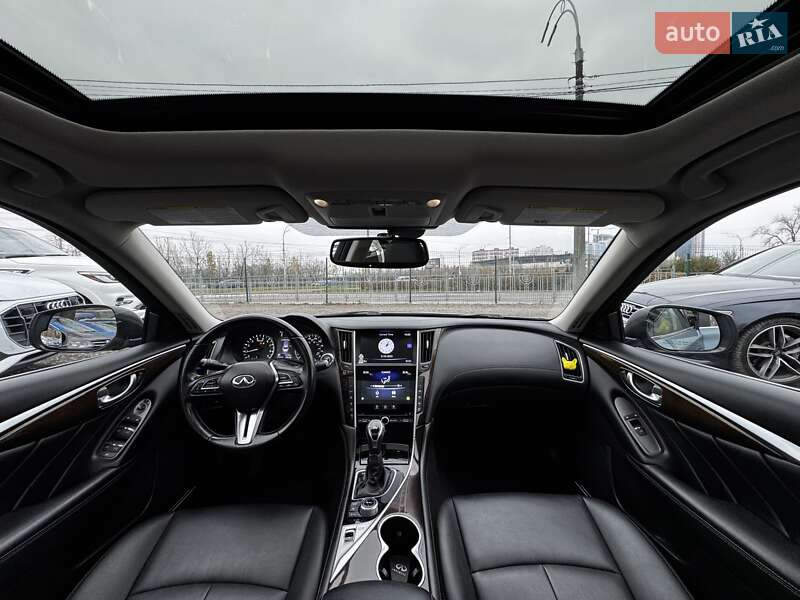 Седан Infiniti Q50 2018 в Киеве