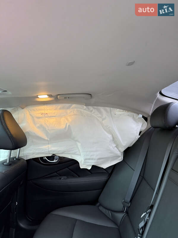 Седан Infiniti Q50 2017 в Ивано-Франковске