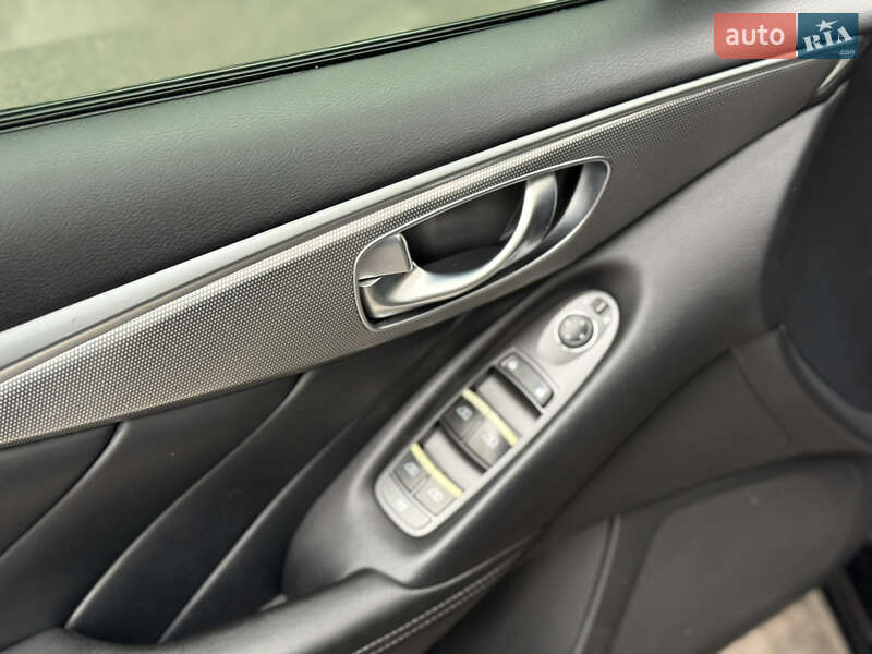 Седан Infiniti Q50 2014 в Киеве