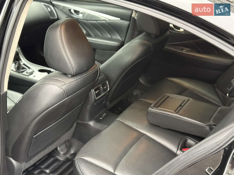 Седан Infiniti Q50 2014 в Киеве
