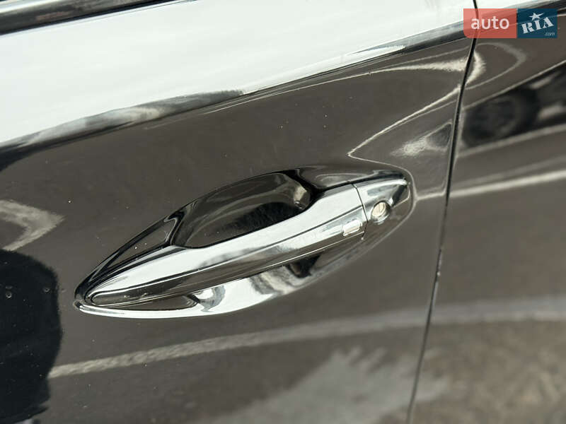 Седан Infiniti Q50 2014 в Киеве