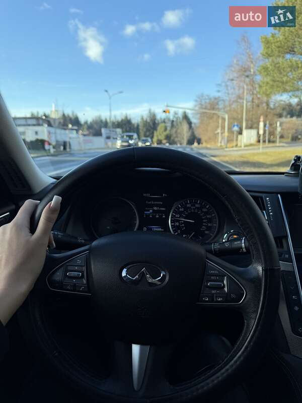 Седан Infiniti Q50 2016 в Киеве