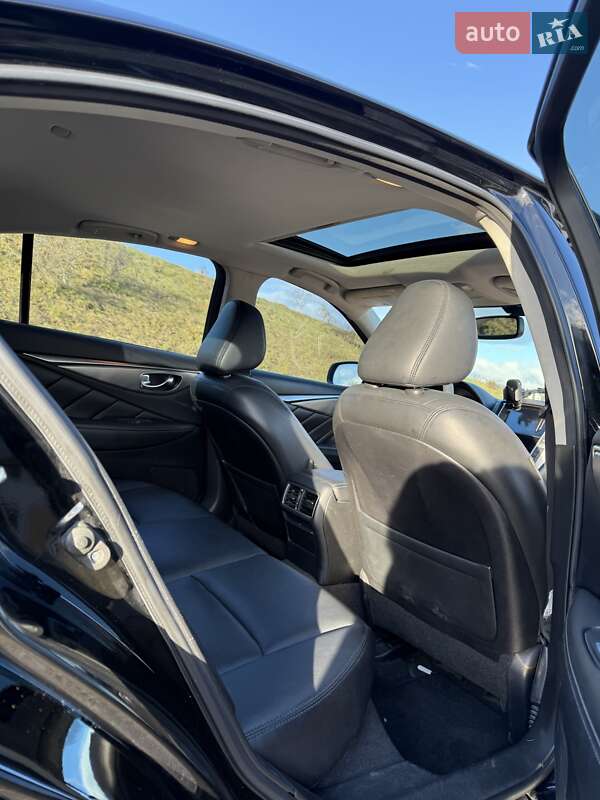 Седан Infiniti Q50 2016 в Киеве