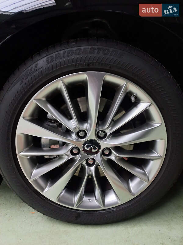 Седан Infiniti Q50 2021 в Киеве