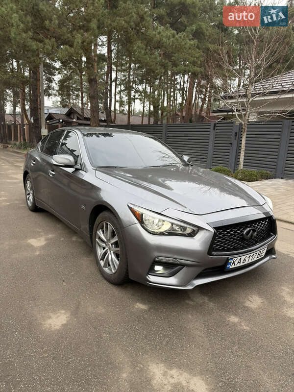 Седан Infiniti Q50 2015 в Києві