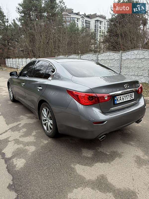 Седан Infiniti Q50 2015 в Києві