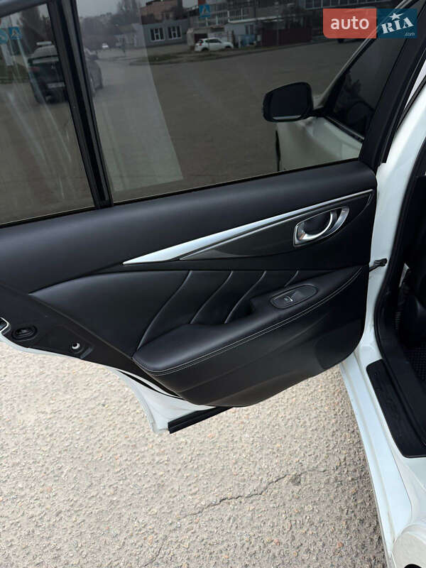 Седан Infiniti Q50 2014 в Львові фото 4 Седан Infiniti Q50 2014 в Львові