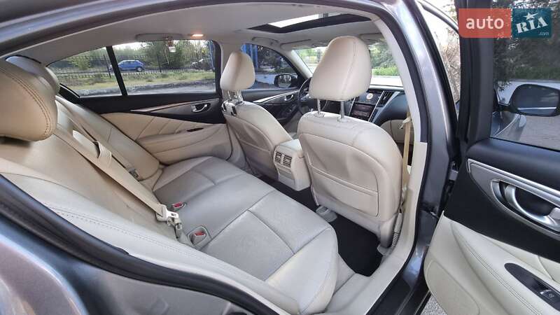 Седан Infiniti Q50 2016 в Києві