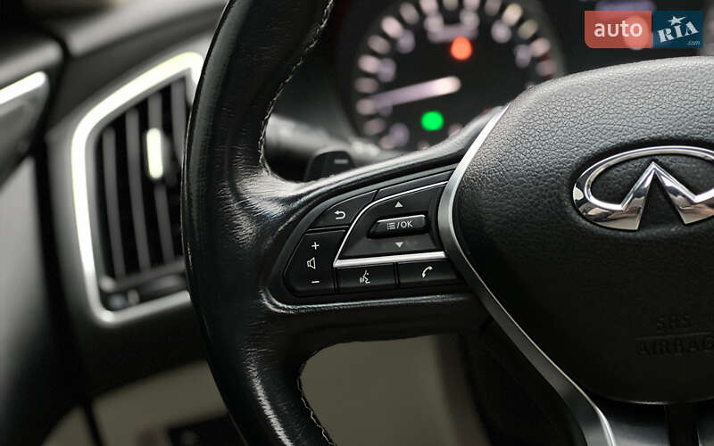 Седан Infiniti Q50 2017 в Львові