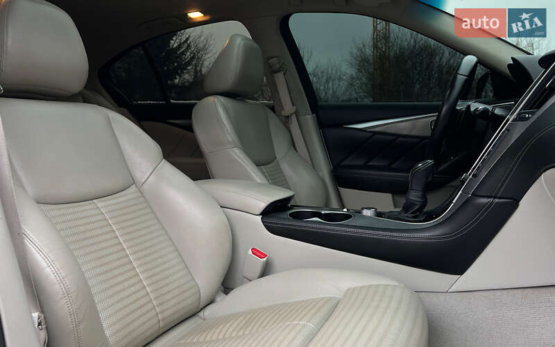 Седан Infiniti Q50 2017 в Львові