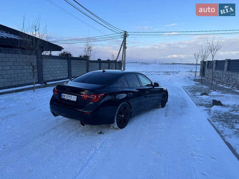 Седан Infiniti Q50 2013 в Рівному