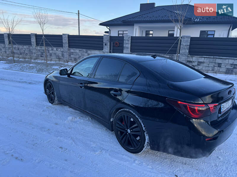 Седан Infiniti Q50 2013 в Рівному