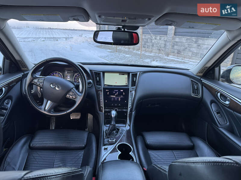 Седан Infiniti Q50 2013 в Рівному