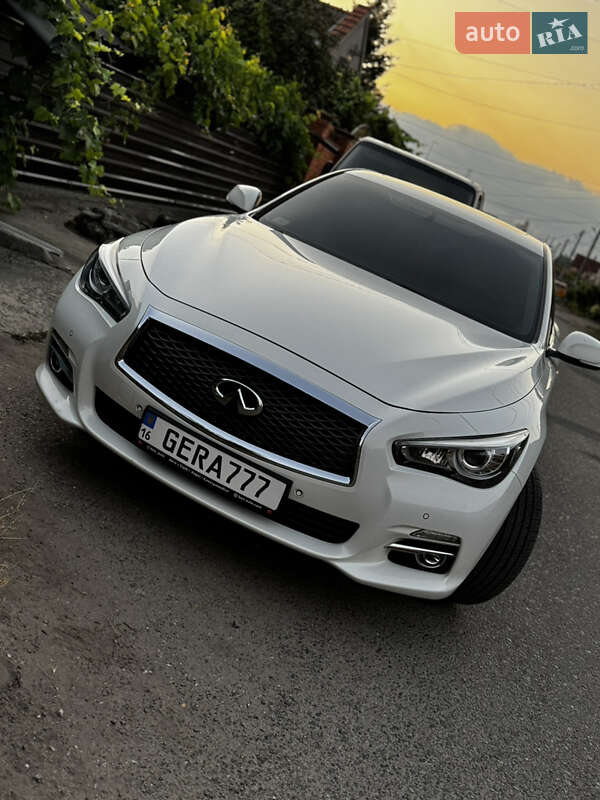 Infiniti Q50 2014