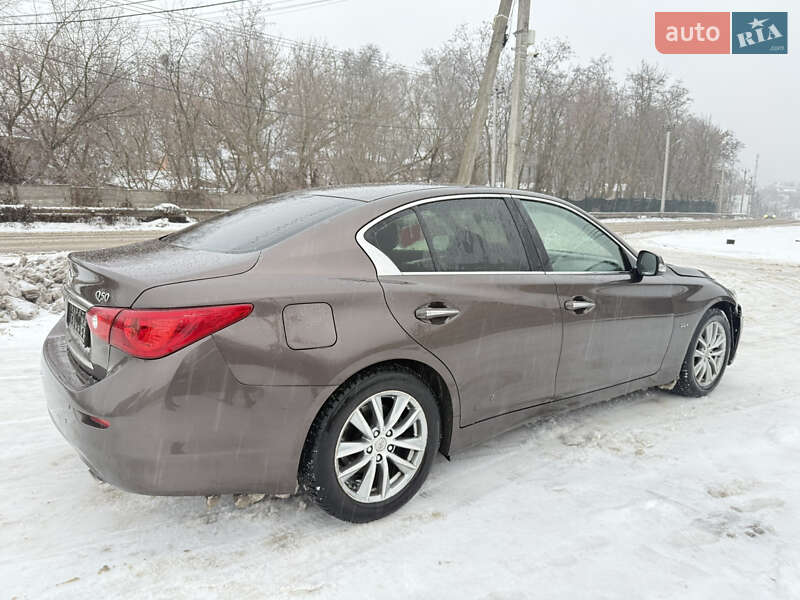 Седан Infiniti Q50 2016 в Киеве