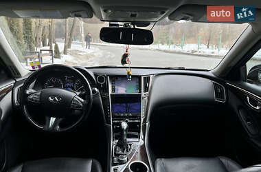 Седан Infiniti Q50 2015 в Львове