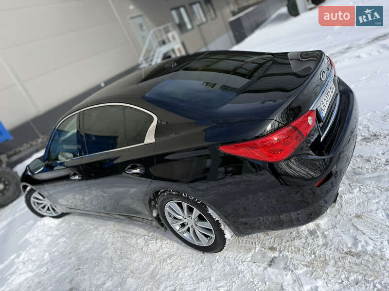 Седан Infiniti Q50 2017 в Киеве