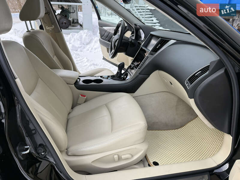 Седан Infiniti Q50 2017 в Киеве