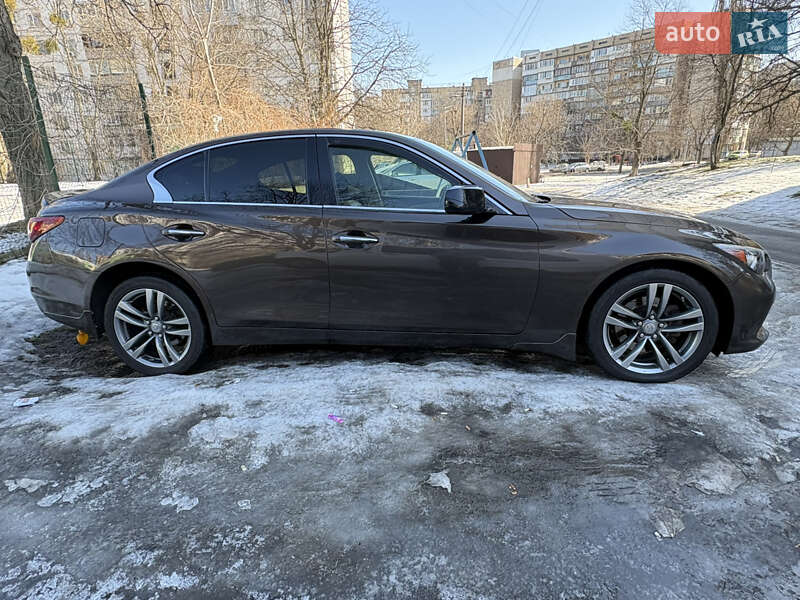 Седан Infiniti Q50 2014 в Киеве