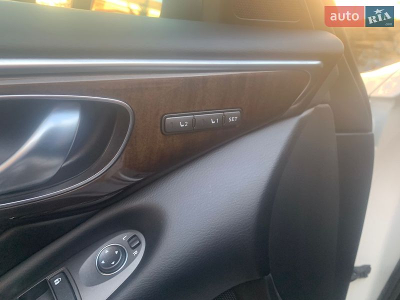 Седан Infiniti Q50 2016 в Одессе