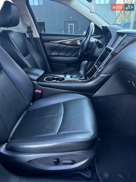 Седан Infiniti Q50 2017 в Киеве