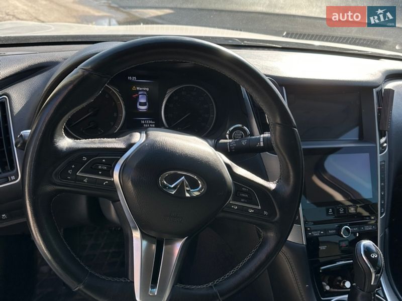 Седан Infiniti Q50 2017 в Львові