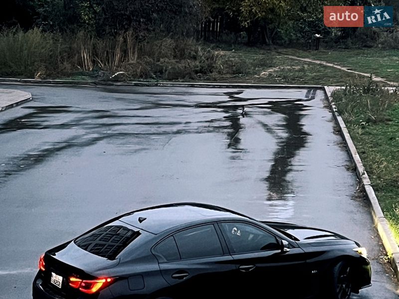 Седан Infiniti Q50 2017 в Чернигове