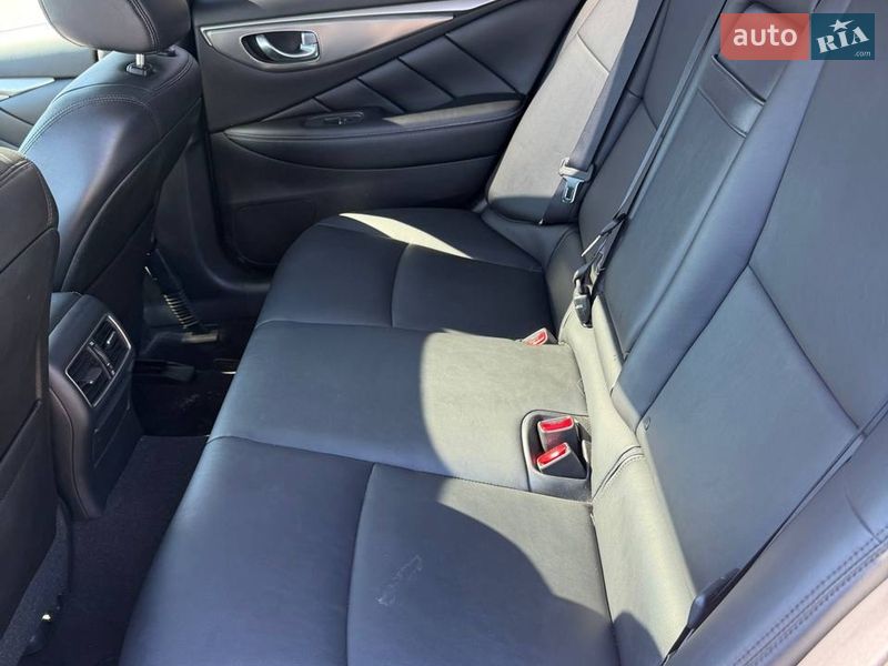 Седан Infiniti Q50 2016 в Черкассах