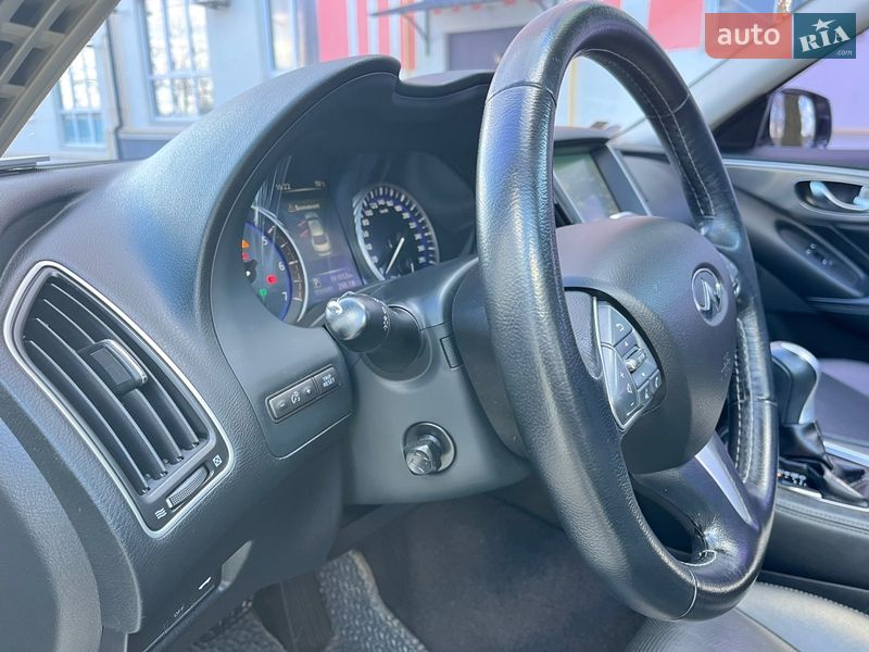 Седан Infiniti Q50 2016 в Виннице