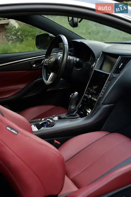 Infiniti Q60