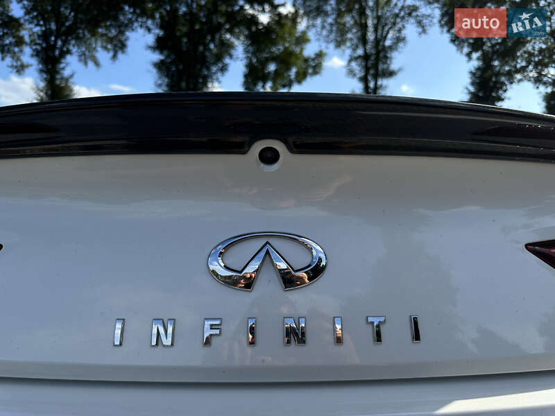 Купе Infiniti Q60 2019 в Львові