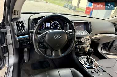 Купе Infiniti Q60 2015 в 