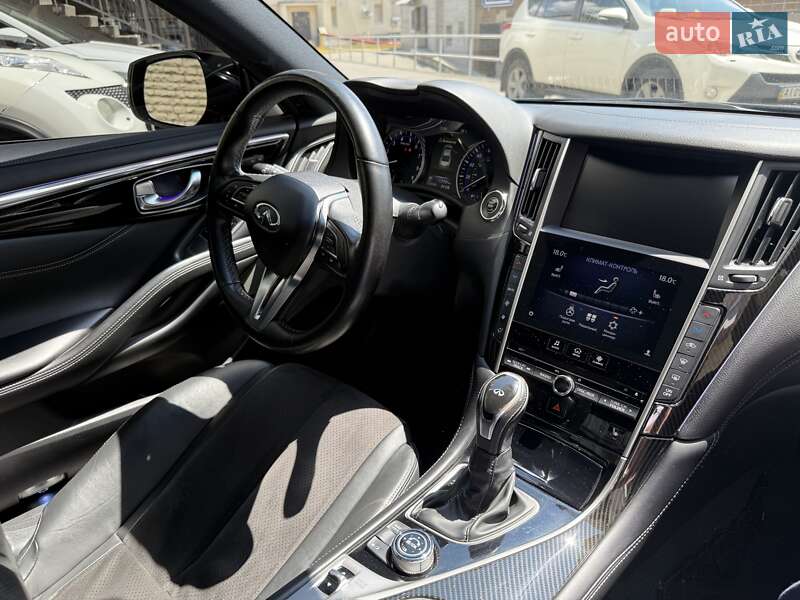 Купе Infiniti Q60 2016 в Киеве