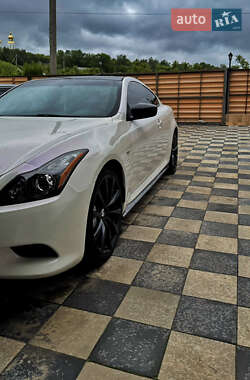 Купе Infiniti Q60 2013 в Тернополі