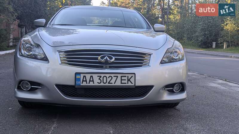 Купе Infiniti Q60 2013 в Киеве
