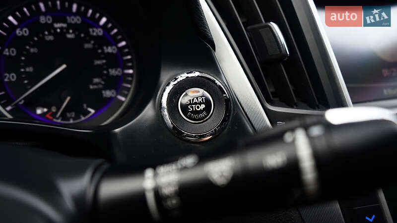 Купе Infiniti Q60 2017 в Львове фото 38 Купе Infiniti Q60 2017 в Львове