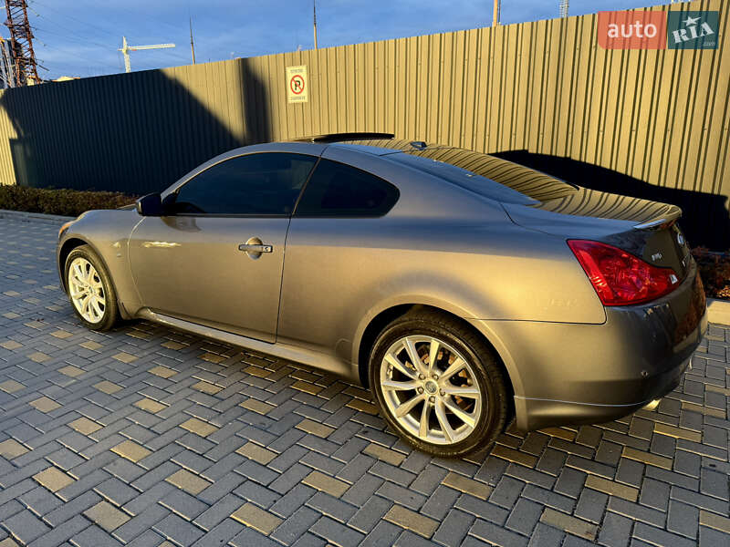 Купе Infiniti Q60 2015 в Виннице