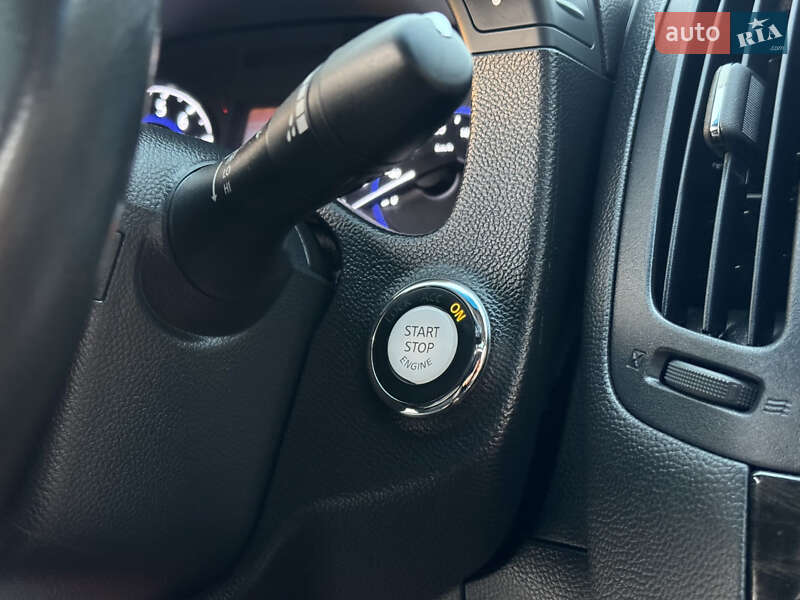 Купе Infiniti Q60 2015 в Виннице