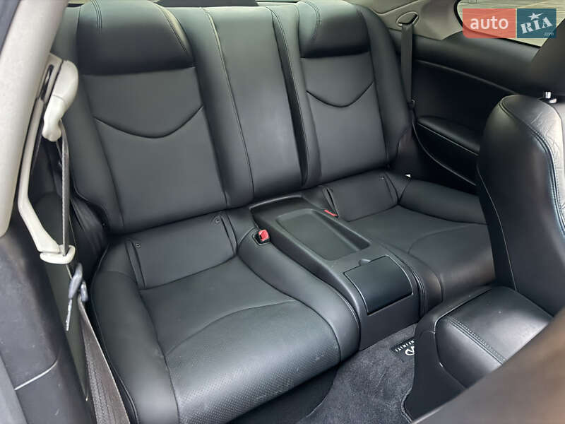 Купе Infiniti Q60 2015 в Виннице