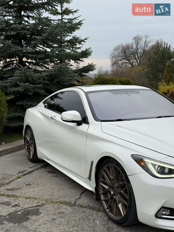 Купе Infiniti Q60 2016 в Новом Роздоле