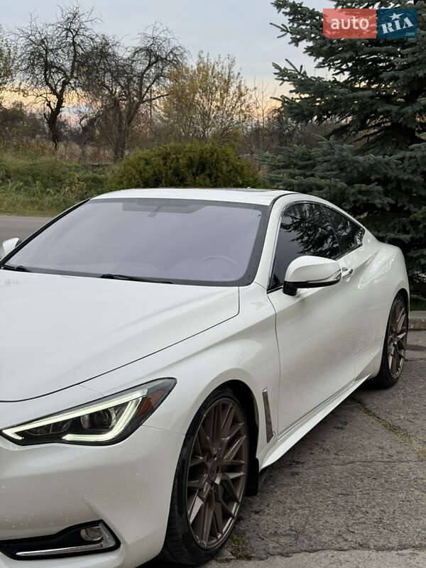 Купе Infiniti Q60 2016 в Новом Роздоле