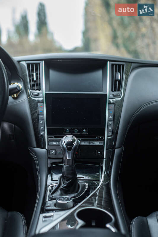 Купе Infiniti Q60 2016 в Львові